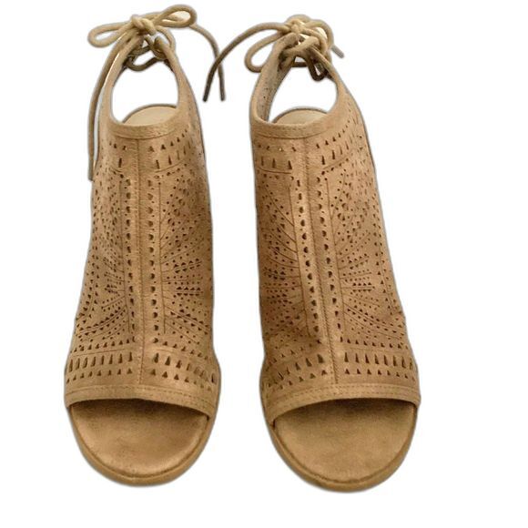 FERGALICIOUS Vorge Laser Cut detail Open Toe Sandal Womens 6 M - Picture 3 of 13